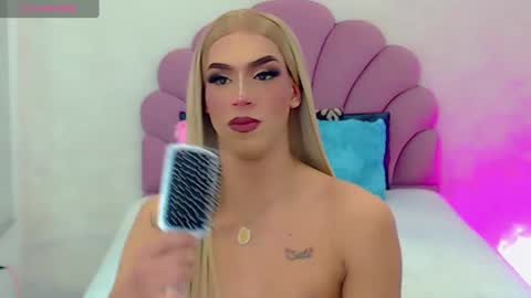 Snapshot of briana_sex32 chatting on February 18, 4:48 am BRIANA online show from February 18, 4:48 am