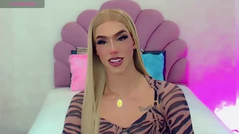 Snapshot of briana_sex32 chatting on February 18, 7:54 am BRIANA online show from February 18, 7:54 am