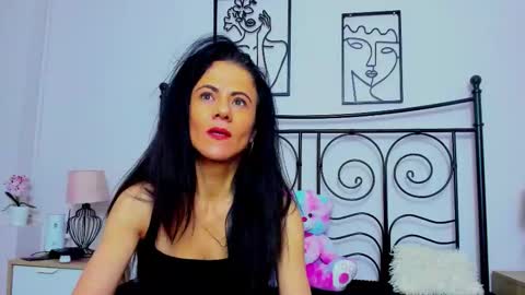 brianaflynt online show from November 2, 8:22 pm