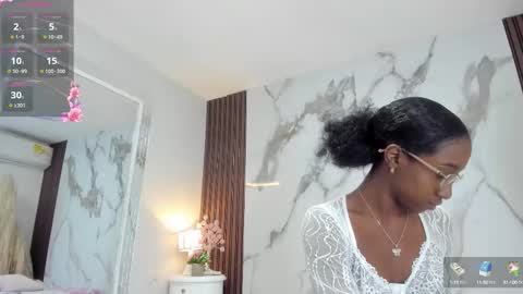 Snapshot of briannaduque chatting on September 17, 8:32 pm Brianna online show from September 17, 8:32 pm