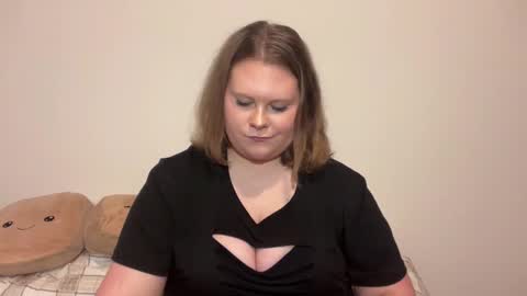 Snapshot of briannakiss21 chatting on November 8, 8:07 pm Brianna online show from November 8, 8:07 pm