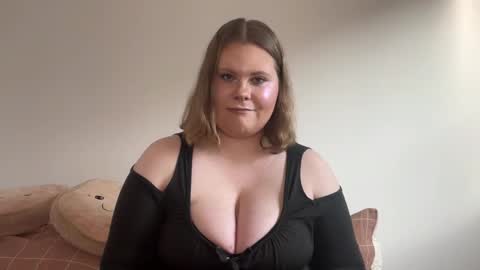 Snapshot of briannakiss21 chatting on November 14, 8:02 am Brianna online show from November 14, 8:02 am