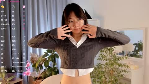 Snapshot of bridgetbottrell chatting on September 29, 3:06 pm Hanna online show from September 29, 3:06 pm
