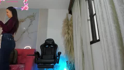 Snapshot of bridgetrodriguez chatting on October 11, 11:53 am online show from October 11, 11:53 am