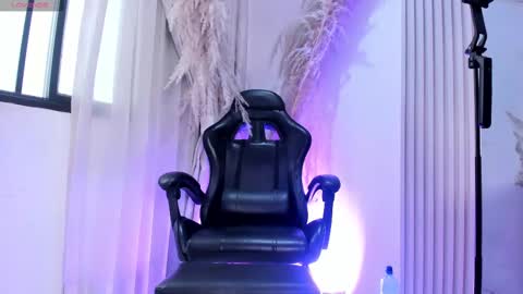 Snapshot of bridgetrodriguez chatting on November 14, 12:37 pm online show from November 14, 12:37 pm