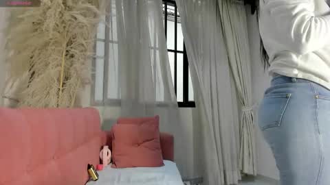 Snapshot of bridgetrodriguez chatting on December 14, 11:48 am online show from December 14, 11:48 am