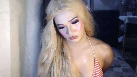 Snapshot of bridgettlovesyou chatting on December 4, 9:07 am BRIDGETT online show from December 4, 9:07 am