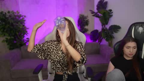 Snapshot of bright_diamonds_054 chatting on September 17, 12:07 pm Diamonds Girls online show from September 17, 12:07 pm