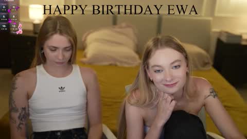 Snapshot of bright_diamonds_054 chatting on September 19, 12:28 pm Diamonds Girls online show from September 19, 12:28 pm