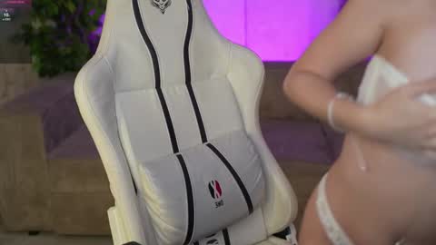 Snapshot of bright_diamonds_054 chatting on September 28, 6:24 pm Diamonds Girls online show from September 28, 6:24 pm