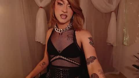 Snapshot of brillamettal chatting on November 8, 10:41 pm Brilla Mettal online show from November 8, 10:41 pm