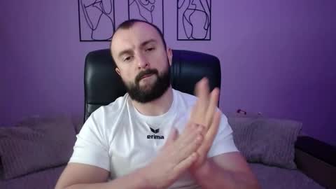 brindlefly69 online show from April 9, 11:04 am