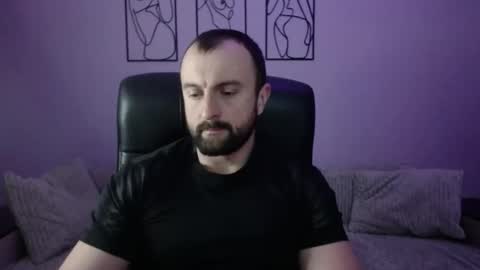 brindlefly69 online show from April 20, 10:29 am