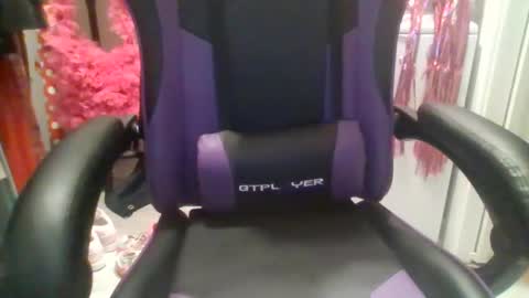 Snapshot of briny2021 chatting on January 10, 10:39 am Briny online show from January 10, 10:39 am