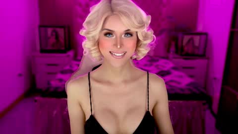 Snapshot of brionatop chatting on November 18, 11:37 pm brionatop online show from November 18, 11:37 pm