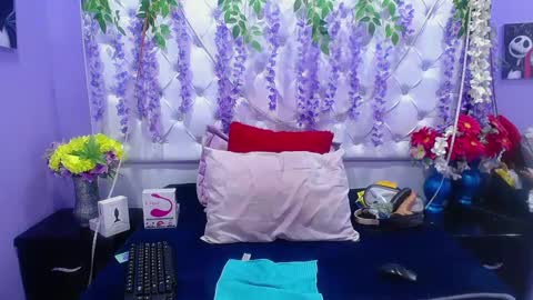 Snapshot of brithany_adms chatting on December 6, 8:15 am Brithany online show from December 6, 8:15 am