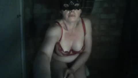 Snapshot of britishboss2 chatting on May 30, 11:24 pm britishboss2 online show from May 30, 11:24 pm