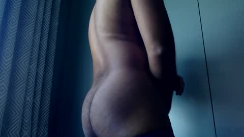 Snapshot of britishbrownkinkz chatting on February 27, 12:13 pm Pooja and Pritesh online show from February 27, 12:13 pm