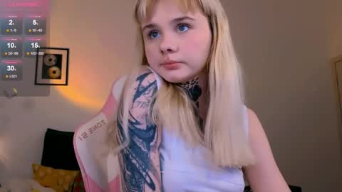 Britney online show from April 18, 7:07 pm