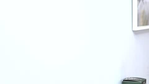 Snapshot of britneyhudson chatting on December 13, 9:13 am britneyhudson online show from December 13, 9:13 am