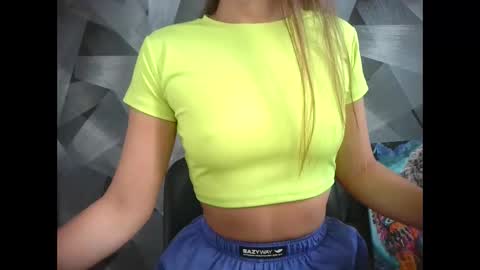 BritneyxKittens online show from October 18, 4:26 am