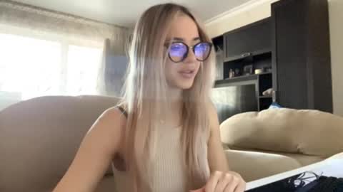 Snapshot of brittanifayard chatting on February 16, 9:38 am Alisa online show from February 16, 9:38 am