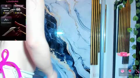 Snapshot of brittanyy20 chatting on October 11, 8:35 am brittanyy20 online show from October 11, 8:35 am