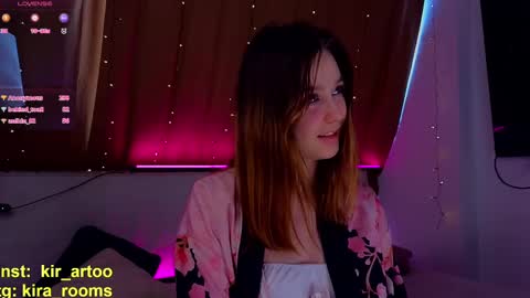 Snapshot of brittcooling chatting on February 17, 8:52 am Kira online show from February 17, 8:52 am