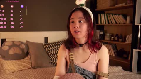 Snapshot of britthe chatting on November 5, 11:10 am Lina online show from November 5, 11:10 am