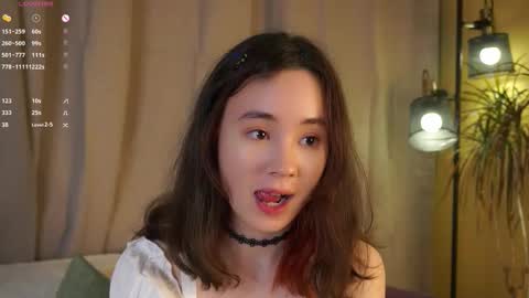 Snapshot of britthe chatting on December 2, 11:26 am Lina online show from December 2, 11:26 am