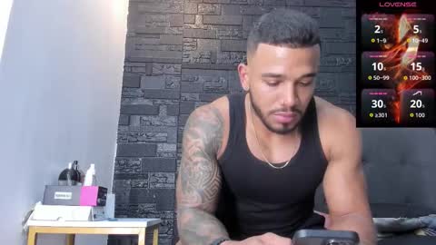 Snapshot of brock_hurn chatting on October 19, 8:42 pm brock_hurn online show from October 19, 8:42 pm