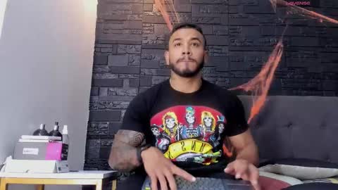 Snapshot of brock_hurn chatting on October 26, 8:15 pm brock_hurn online show from October 26, 8:15 pm