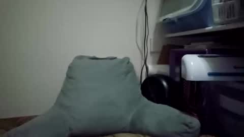 Snapshot of brockdemers1 chatting on December 4, 6:23 am brockdemers1 online show from December 4, 6:23 am