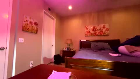 brodienewport online show from January 6, 8:45 pm