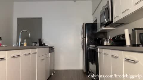 Brody Biggs online show from September 22, 12:01 am