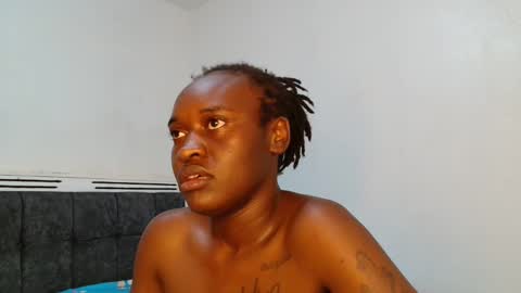 Snapshot of broken_haloo chatting on February 5, 6:18 am broken_haloo online show from February 5, 6:18 am