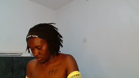 Snapshot of broken_haloo chatting on February 18, 6:31 am broken_haloo online show from February 18, 6:31 am