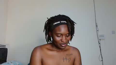 Snapshot of broken_haloo chatting on March 2, 5:52 am broken_haloo online show from March 2, 5:52 am