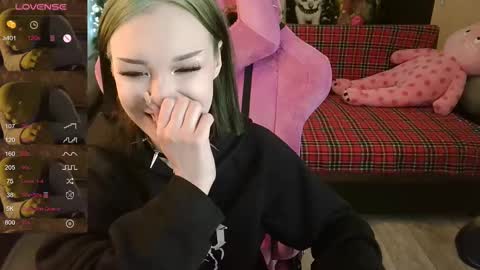 Snapshot of broodmommyy3 chatting on February 22, 7:23 am Martha online show from February 22, 7:23 am