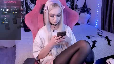 Snapshot of broodmommyy3 chatting on October 23, 11:53 am Martha online show from October 23, 11:53 am