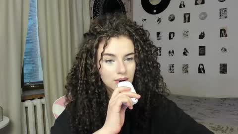 Snapshot of brookchills chatting on October 5, 7:07 am Brook  Help me collect 100 reactions  online show from October 5, 7:07 am