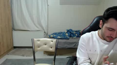 Snapshot of brownhaiir chatting on February 6, 12:00 am brownhaiir online show from February 6, 12:00 am