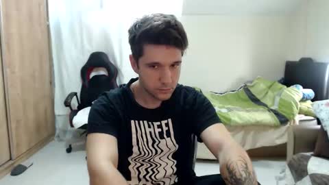 Snapshot of brownhaiir chatting on September 18, 1:57 pm brownhaiir online show from September 18, 1:57 pm