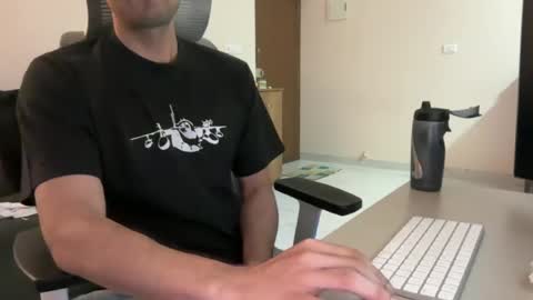 Snapshot of brownmeverick chatting on June 19, 4:55 pm brownmeverick online show from June 19, 4:55 pm