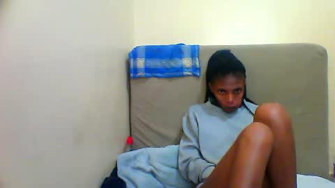Snapshot of brownminaj_ chatting on March 4, 5:41 pm brownminaj_ online show from March 4, 5:41 pm