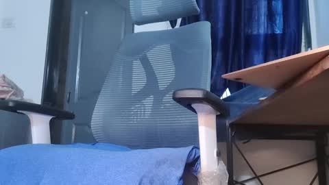 Snapshot of brownuncut3019 chatting on December 19, 12:01 pm brownuncut3019 online show from December 19, 12:01 pm