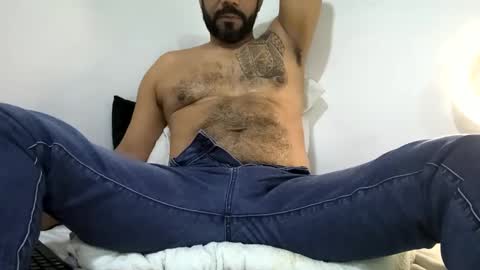 Snapshot of bruce_bigg chatting on February 7, 7:06 pm Bruce online show from February 7, 7:06 pm