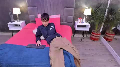 Snapshot of bruce_hans chatting on February 10, 11:36 am Bruce Hans online show from February 10, 11:36 am