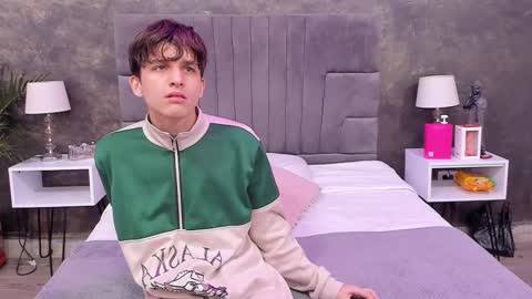 Snapshot of bruce_hans chatting on February 20, 11:42 am Bruce Hans online show from February 20, 11:42 am