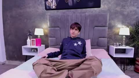 Snapshot of bruce_hans chatting on February 28, 11:25 am Bruce Hans online show from February 28, 11:25 am